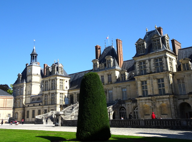 La Cour d'Honneur La Cour d'Honneur