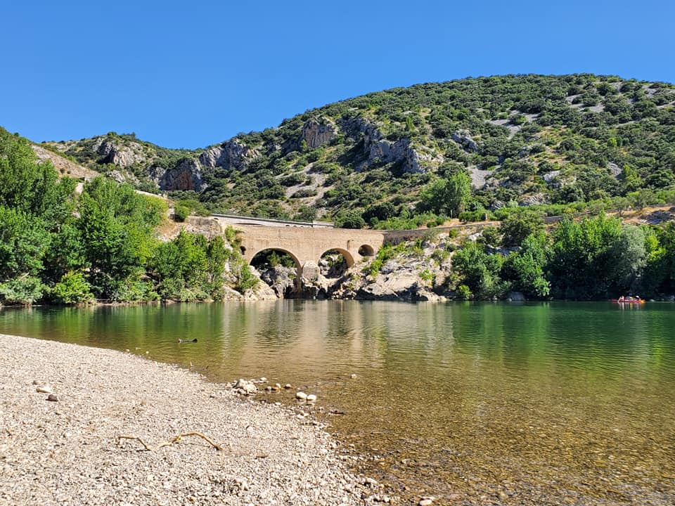 Où se promener autour de Saint-Guilhem-le-Désert ? Au Pont du Diable ! Où se promener autour de Saint-Guilhem-le-Désert ? Au Pont du Diable !