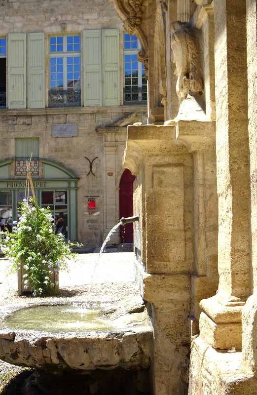 La maison consulaire sur la place Gambetta à Pézenas La maison consulaire sur la place Gambetta à Pézenas