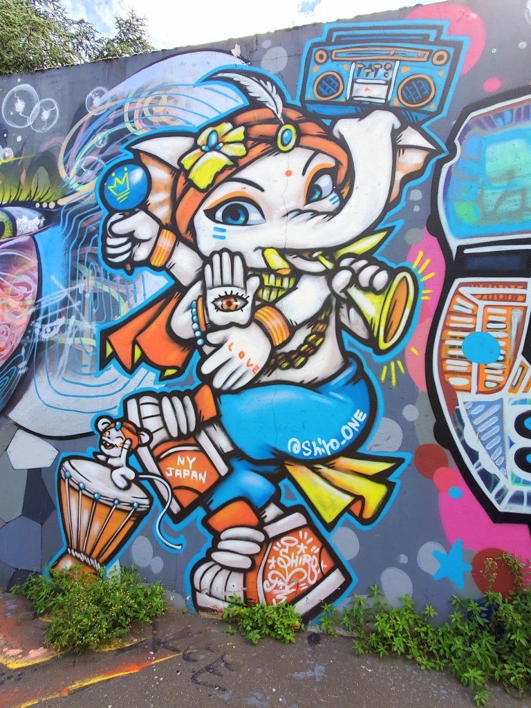 Paris insolite  street art rue de l'Ourcq