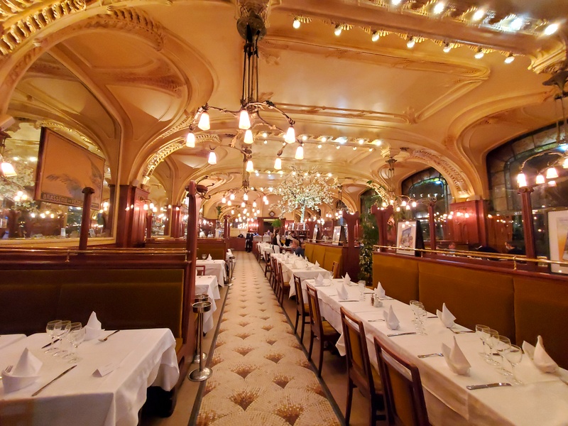 La Brasserie l'Excelsior La Brasserie l'Excelsior