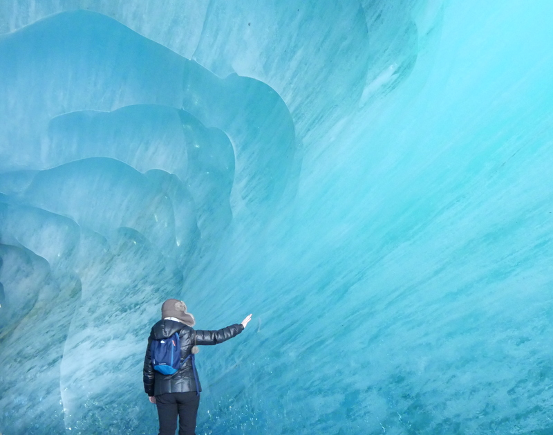 Intérieur de la grotte de glace Intérieur de la grotte de glace