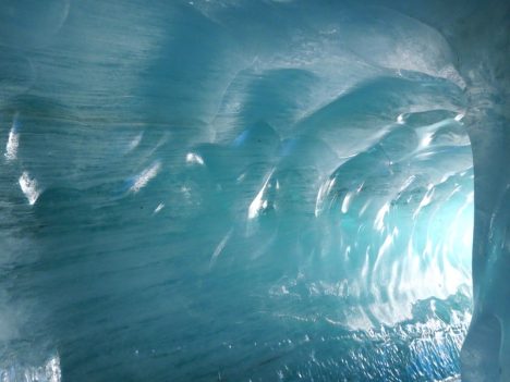 A faire à Chamonix - la grotte de glace