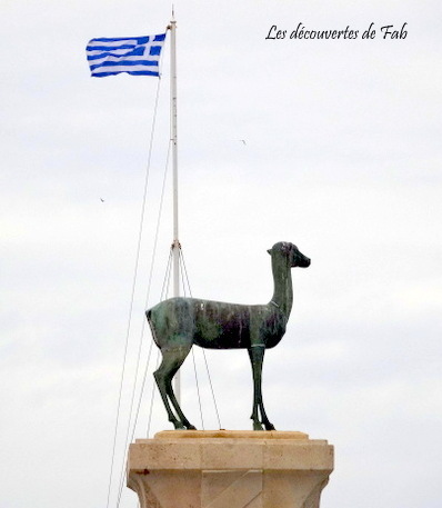 Que faire à Rhodes - le port de Mandraki Que faire à Rhodes - le port de Mandraki