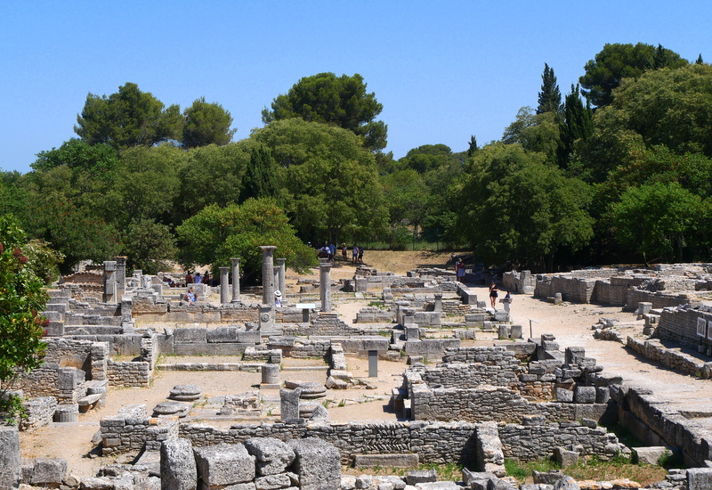 Saint-Rémy-de-Provence et sa cité antique de Glanum Saint-Rémy-de-Provence et sa cité antique de Glanum