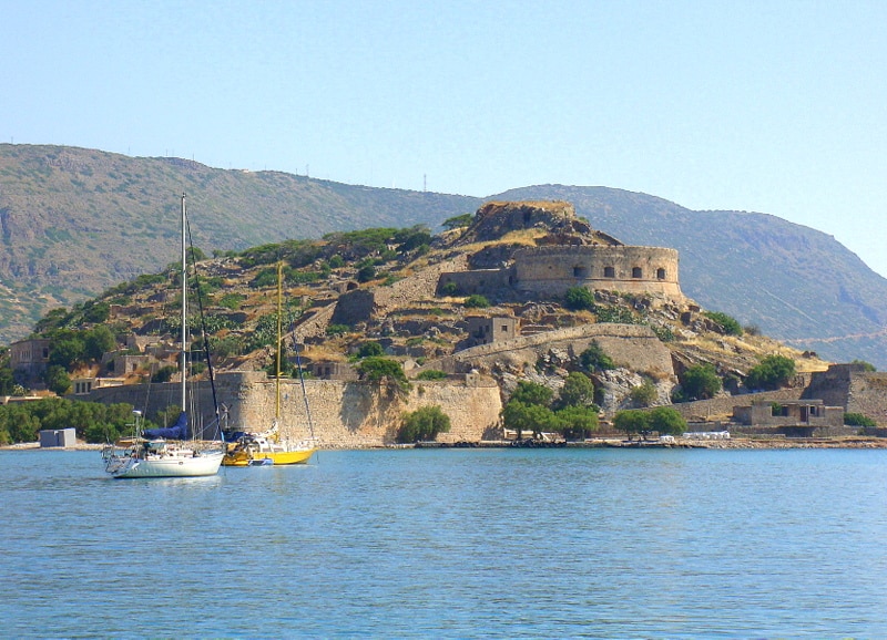 L'île de Spinalonga lieux incontournables à visiter en Crète : L'île de Spinalonga