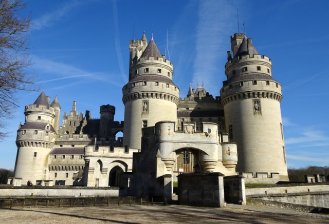 Le château de Pierrefonds (Oise) Le château de Pierrefonds (Oise)