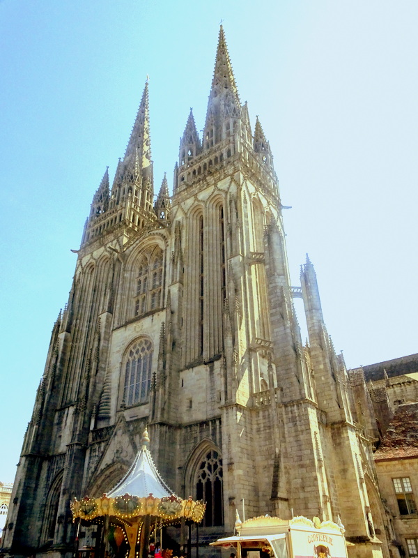 La cathédrale Saint Corentin La cathédrale Saint Corentin