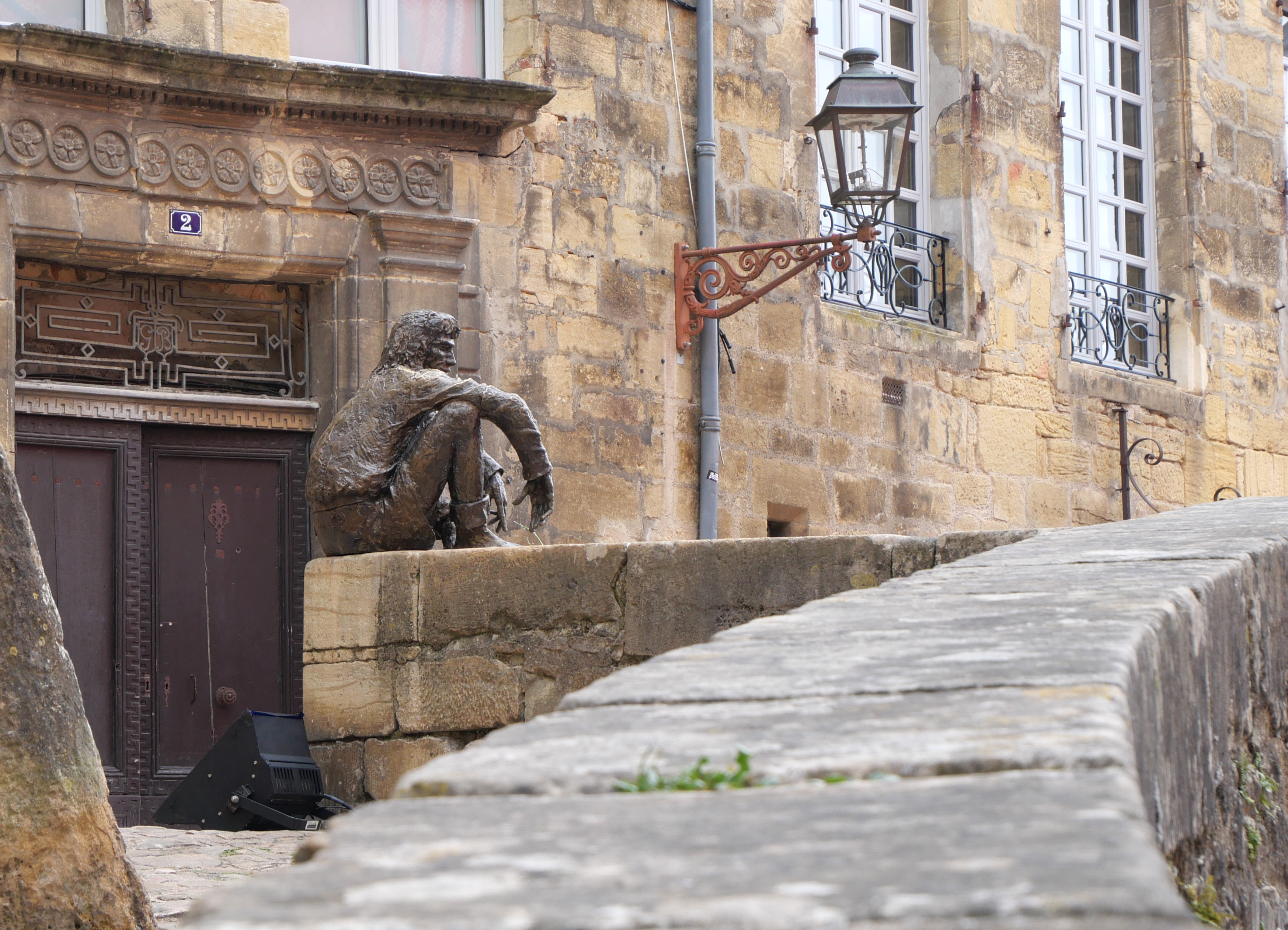 Sarlat statue Sarlat statue