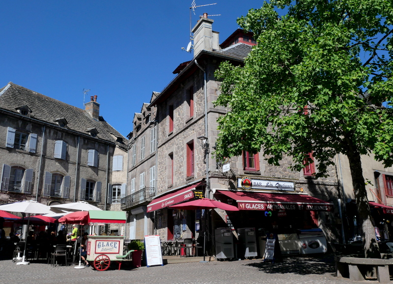 Besse-et-Saint-Anastaise Besse-et-Saint-Anastaise