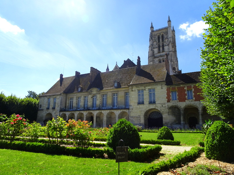 La cité épiscopale de Meaux La cité épiscopale de Meaux