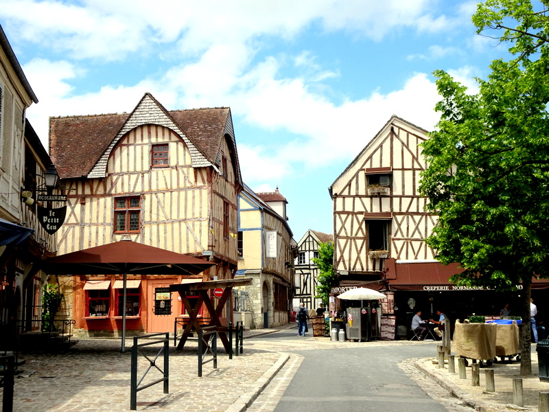 La cité médiévale de Provins La cité médiévale de Provins