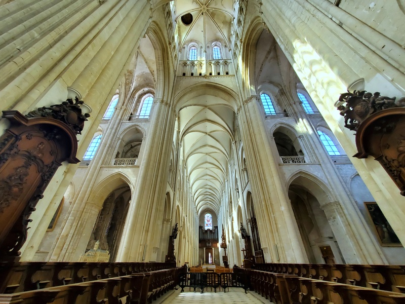L' abbatiale de la Sainte Trinité L' abbatiale de la Sainte Trinité