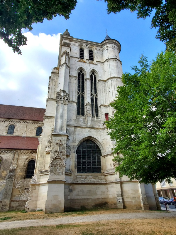 L’Eglise Saint Etienne Beauvais L’Eglise Saint Etienne Beauvais