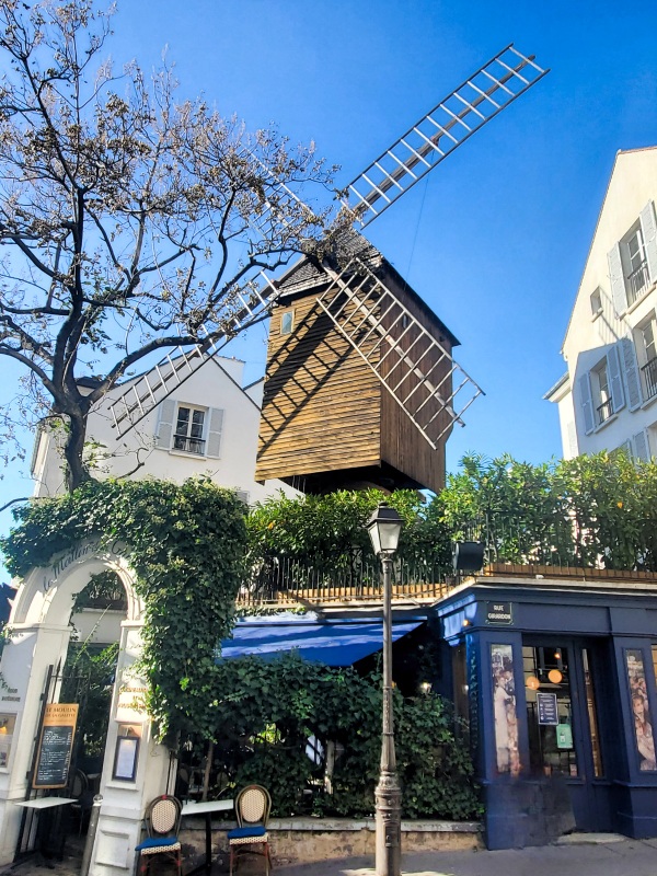 Montmartre - moulin de la Galette Montmartre - moulin de la Galette