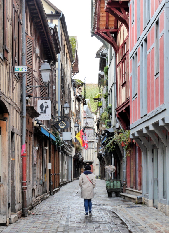 Troyes. Ruelle des chats Troyes. Ruelle des chats
