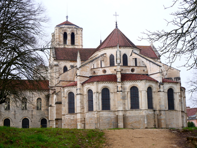 A faire absolument à Vézelay : visiter la Basilique Sainte Marie-Madeleine A faire absolument à Vézelay : visiter la Basilique Sainte Marie-Madeleine
