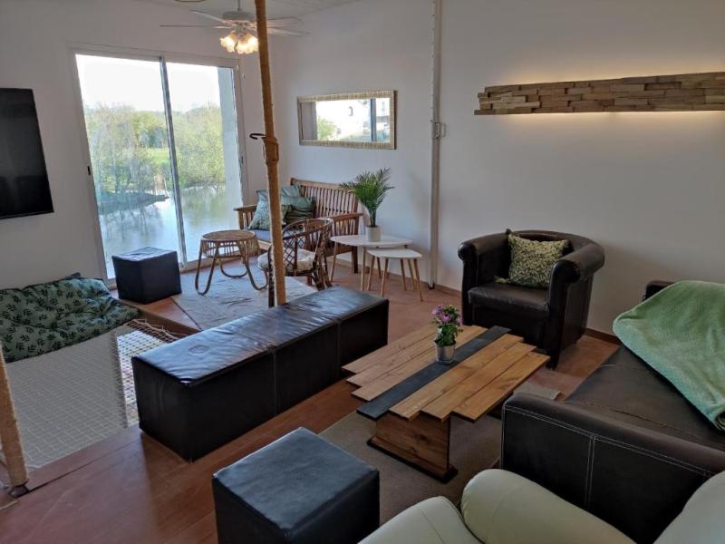 Détente au bord du Loir Détente au bord du Loir