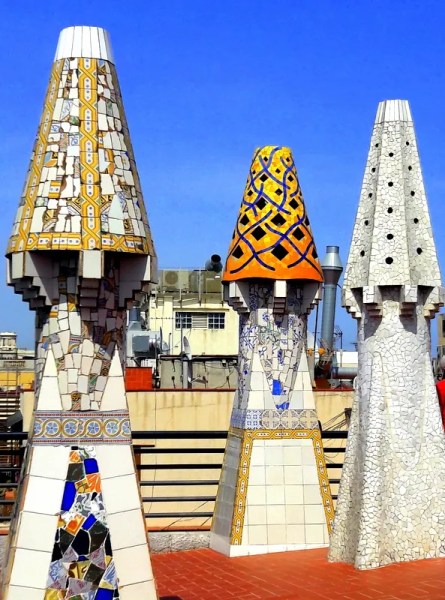 Le toit du Palais Guell Barcelone Le toit du Palais Guell Barcelone