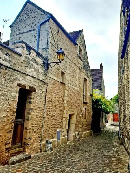 Visiter Senlis : Les ruelles médiévales Visiter Senlis : Les ruelles médiévales
