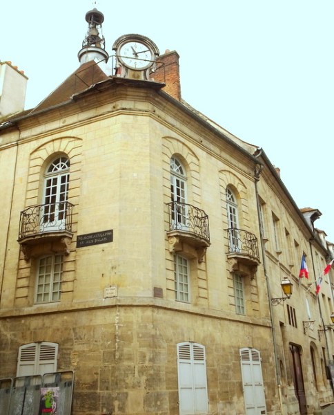 L'hôtel de ville de Senlis L'hôtel de ville de Senlis