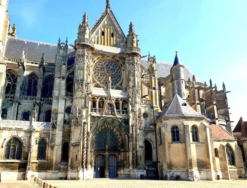 Visiter Senlis : La cathédrale Notre Dame Visiter Senlis : La cathédrale Notre Dame
