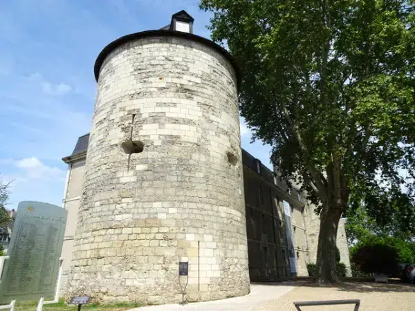 Le château du Vieux Tours Vieux Tours : le château