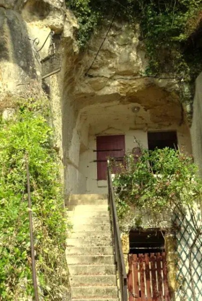 Villaines-les-Rochers : le village troglodytique des vanniers Villaines-les-Rochers : le village troglodytique des vanniers
