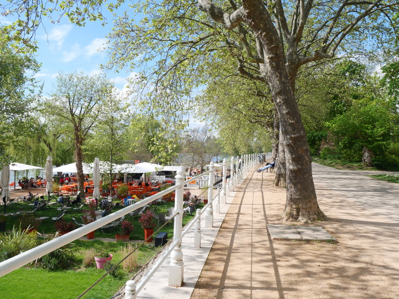 Se promener sur les bords de l'Allier Se promener sur les bords de l'Allier