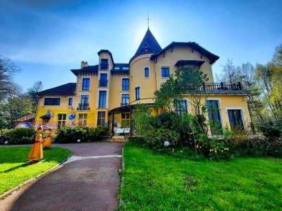 Le Moulin Jaune à Crécy-la-Chapelle Le Moulin Jaune à Crécy-la-Chapelle