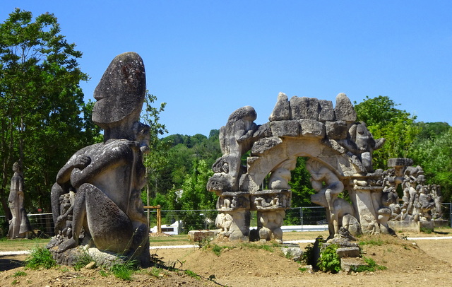 Les sculptures insolites de la Dhuys (Chessy) Les sculptures insolites de la Dhuys (Chessy)