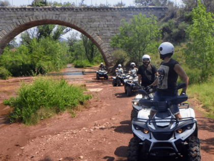 Quad au Lac du Salagou Quad au Lac du Salagou