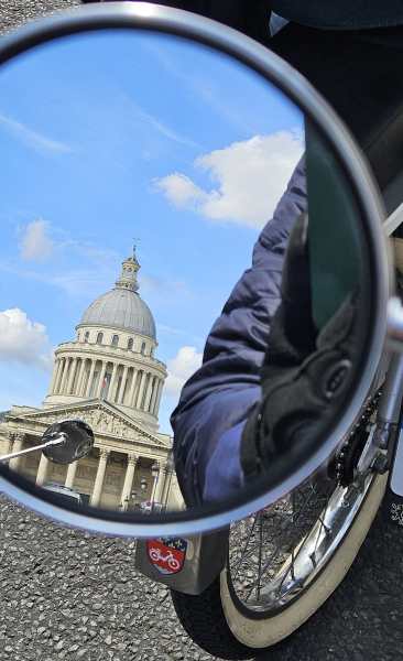 Visiter Paris en mobylette électrique