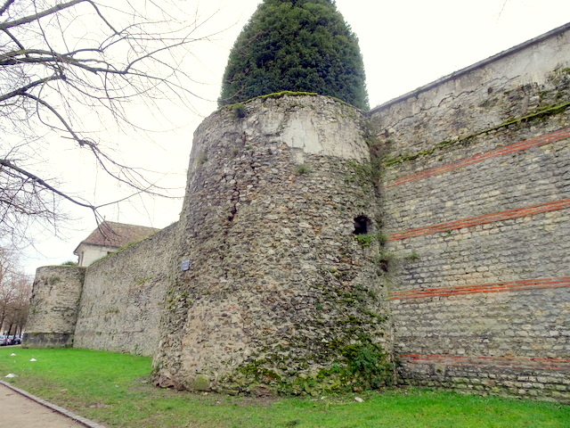 Les remparts de Meaux Les remparts de Meaux