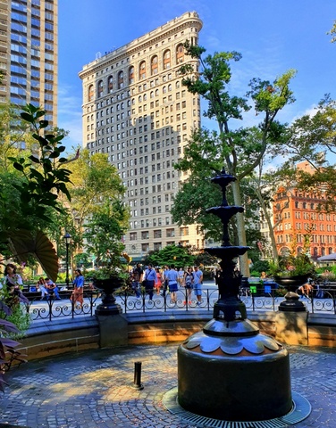 Le Flatiron Building Le Flatiron Building
