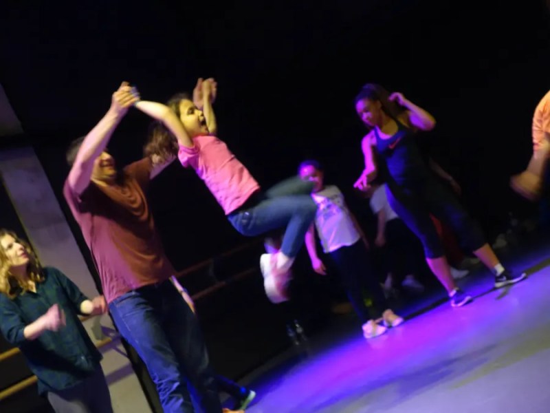 A faire avec des enfants à Paris : Atelier Hip-Hop parent/enfant A faire avec des enfants à Paris : Atelier Hip-Hop parent/enfant