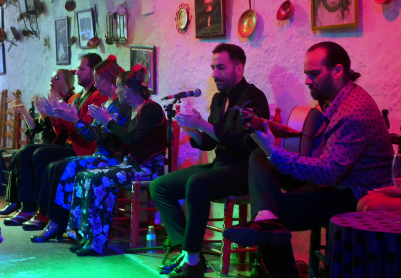 Flamenco dans les cuevas du Sacromonte Flamenco dans les cuevas du Sacromonte
