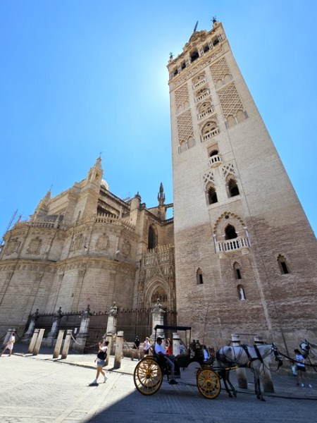 La Giralda La Giralda