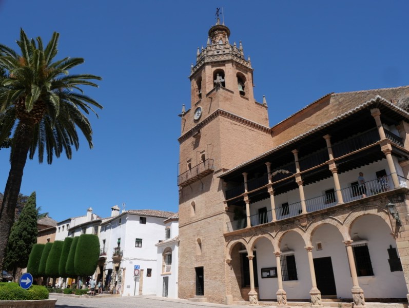 Plaza de la Duquesa de Parcent Plaza de la Duquesa de Parcent