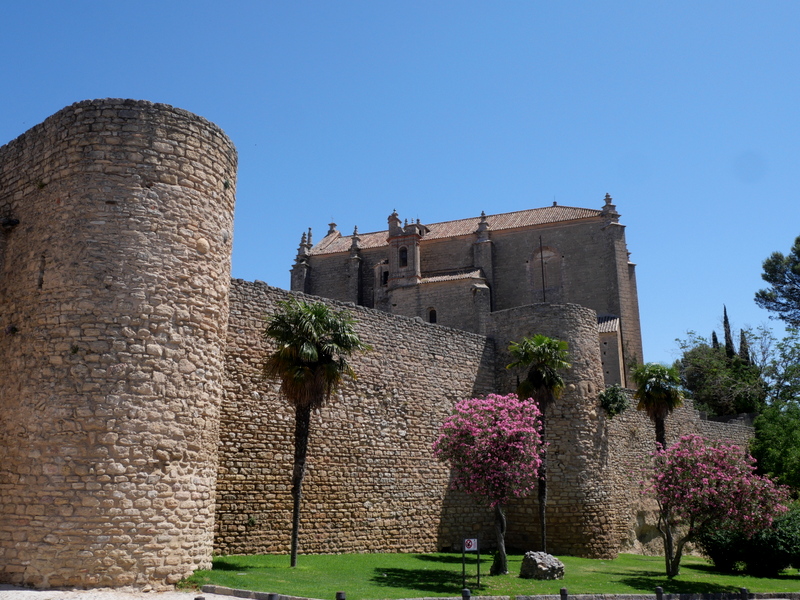 Les remparts et la Puerta de Almocábar Les remparts et la Puerta de Almocábar