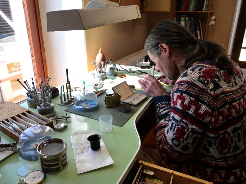 L'atelier d'horlogerie "Et le temps passe" à Bart L'atelier d'horlogerie "Et le temps passe" à Bart