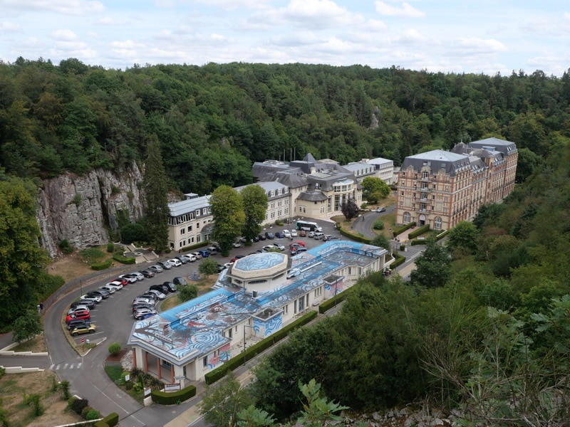 Vue sur les thermes depuis le Roc au Chien